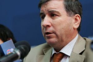 SURPRIZĂ. Un cunoscut om de fotbal din Româna va publica un volum de poezii: „A scris o carte adolescentină, de om îndrăgostit”