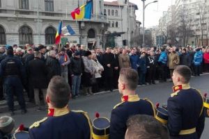 Preşedintele Klaus Iohannis, întâmpinat cu aplauze la comemorarea eroilor Revoluţiei