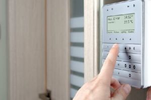 Sisteme de securitate, verificate de poliţişti