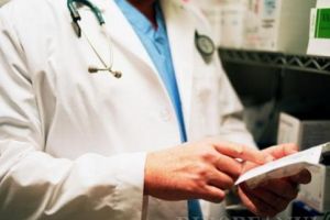 Din 3 ianuarie, medicii de familie nu mai fac consultaţii decontate de CAS, doar contra cost şi pro bono, dacă vor