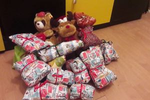 Teatru, muzică şi jucării pentru copiii mai puţin norocoşi, aceasta a fost „Reţeta unei Poveşti de Crăciun” (FOTO)