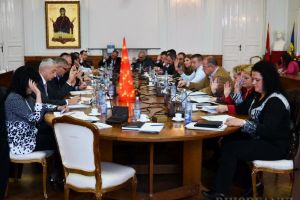 Şedinţă record! Consilierii locali au adoptat 451 de hotărâri într-o singură oră