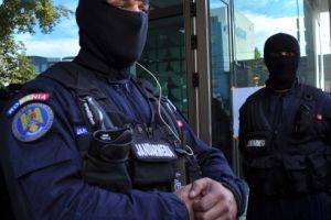 Percheziţii la o reţea de evaziune fiscală
