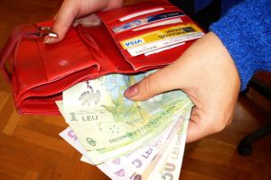 Autor de furt prins şi reţinut de poliţişti