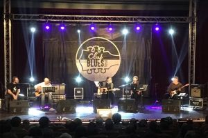 Berti Barbera & Platonic Band cântă la Concertul de Crăciun