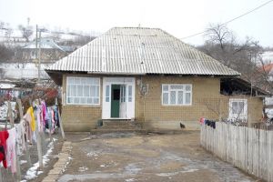 “Am venit în satul Văleni, la familia Rotaru, mânaţi de gândul bun”: Pădurarii sar în ajutorul celor sărmani