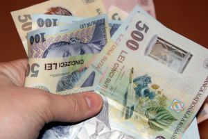 De la 1 ianuarie BNR lansează monede şi bancnote cu noua stemă a ţării