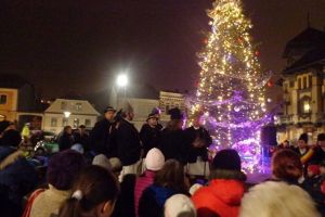 Junii colindă, astăzi, în Piaţa Unirii