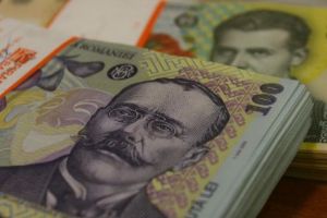 Noile bancnote se lansează de la 1 ianuarie 2018. NOUA STEMĂ a României, prezentă pe hârtii