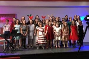 Vine Moş Crăciun! Poveste de iarnă, cu steluţele sopranei Anca Pârlog