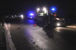 CLUJ: O femeie a fost lovită de maşină. Era beată şi mergea haotic pe stradă VIDEO