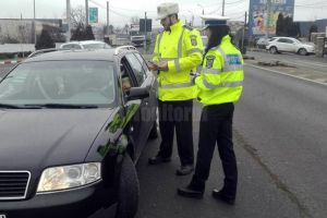 Sute poliţişti şi jandarmi vor fi de serviciu zilnic de Crăciun