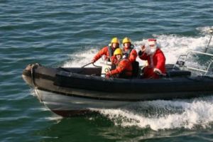 Moş Crăciun scafandru pentru copiii din Constanţa