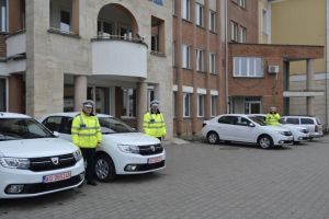 FOTO. Nouă maşini Dacia Logan, în dotarea structurilor operative ale Poliţiei Alba: Oamenii legii vor fi mai prompţi