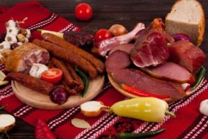 Meniu sănătos de Sărbători? Porc eco şi mâncăruri bio la mesele festive de Crăciun şi Anul Nou
