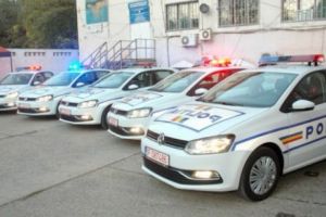 Agent de poliţie reţinut pentru luare de mită