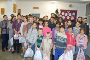 Zâmbete de Crăciun de la DRÄXLMAIER Satu Mare