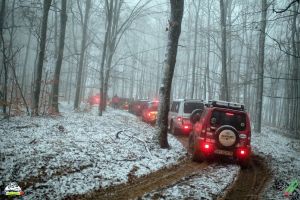 Aventurieri cu suflet mare: 13 familii din Bihor, cadorisite de asociaţia West Alpine Off Road (FOTO)