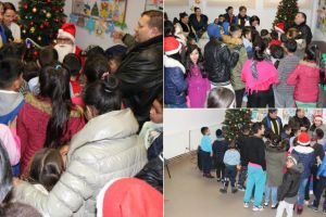 FOTO: Moş Crăciun a venit la copiii de etnie romă, din Alba Iulia