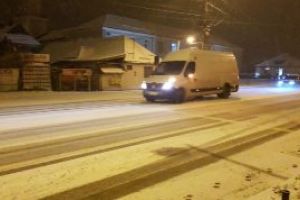 Atentie conducatori auto! Drumuri alunecoase in Baia Mare
