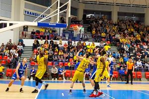 VIDEO – CSU victorie la scor cu Dinamo. Cadou perfect pentru fani în prag de Crăciun