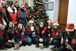 Voluntari de la Crucea Roşie, cu colinda la Monitorul de Suceava