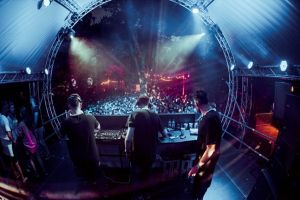 Maestros del Ritmo, party special de Craciun