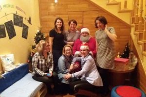 FOTO Dăruim din suflet. Petreceri de Moş Crăciun pentru copii şi familii defavorizate din Alba Iulia, Blaj şi Teiuş