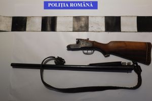 IPJ: Opt percheziţii la Zagra. Un bărbat a fost reţinut. Ce au confiscat poliţiştii (FOTO)