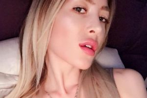 Theo, frumuseţea care scoate milioane din apucăturile bolnave ale bogătaşilor. POVESTE+18. Galerie foto