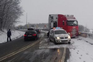 FOTO – Accident la Tălmaciu pe DN7. Coliziune între două tiruri