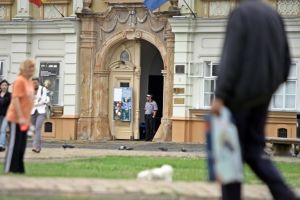 Reprezentantii Muzeului de Arta au fost dati in judecata de o fosta angajata