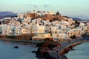 Chinezii şi ruşii CUMPĂRĂ masiv proprietăţi într-o ţară cu probleme economice