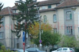 A venit toamna, Pediatria mai aşteaptă