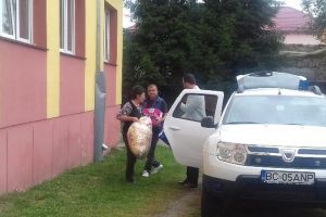 Penitenciarul Bacău a donat alimente şi produse de igienă copiilor dintr-un centru de plasament