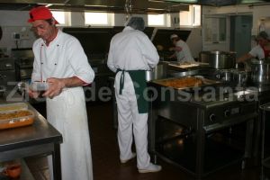 De Craciun, meniu traditional pentru pacientii din Constanta, oferit de Arimex Comexim 2000 SRL