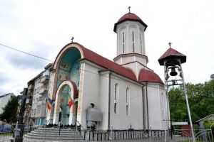 IPS Mitropolit Andrei, la Bistriţa în a doua zi de Crăciun