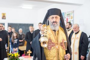 Pastorala de Crăciun 2017 a Înaltpreasfinţitului Părinte Irineu: „Prin Naşterea Sa ca Om, Iisus Hristos, Dumnezeu-Omul, intră în umanitate”
