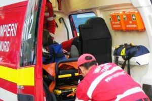 Femeie căzută de la etaj