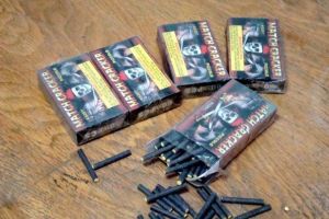 Tineri cercetati dupa ce au fost prinsi ca aveau asupra lor petarde 