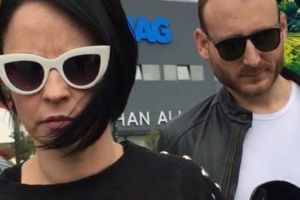 Unde îşi bagă Andreea Marin NĂSUCUL de REVELION