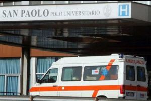 Un ASISTENT a ABUZAT o fetiţă de 10 ani în AMBULANŢĂ