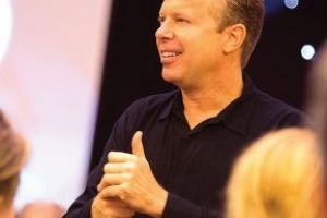 Joe Dispenza: Distruge-ţi obiceiurile nocive! Cum să-ţi determini mintea să lucreze în favoarea ta (XLIII): Demontarea amintirii vechiului sine