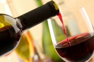 5 remedii care te scapă de MAHMUREALĂ! Ponturi pentru Crăciun