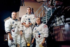 Ce a FĂCUT în AJUNUL CRĂCIUNULUI Apollo 8 jurul LUNII