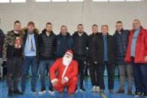 Moş Crăciun a venit şi pentru micuţii „alb-negri” de la Centrul de copii şi juniori al Unirii Alba Iulia