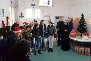 Colindul ne reaminteşte că trebuie să trăim frumos