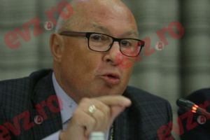 JURNALUL „CU ÎNSEMNĂRI” al lui Mihai Lucan. Medicul, înconjurat de o adevărată REȚEA. „Vrei să prinzi peşte, fă-te cârlig...” DETALII INCREDIBILE!