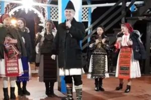 Cristian Pomohaci, colindător la Sîngeorz-Băi. Ce le-a spus primarului Ogâgău şi spectatorilor