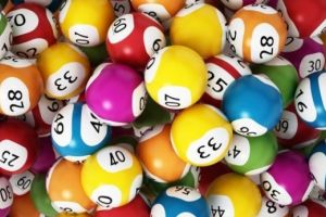 Numerele extrase duminica, 24 decembrie la tragerile speciale Loto de Craciun